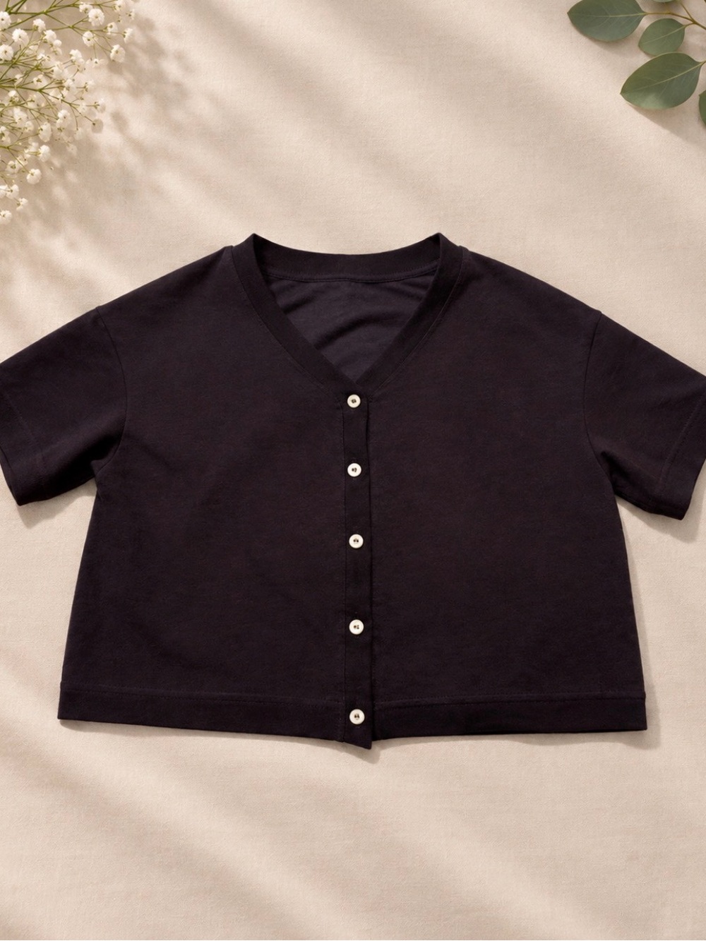 Source Unknown Black Short-Sleeve Button Front Top no long er has tag